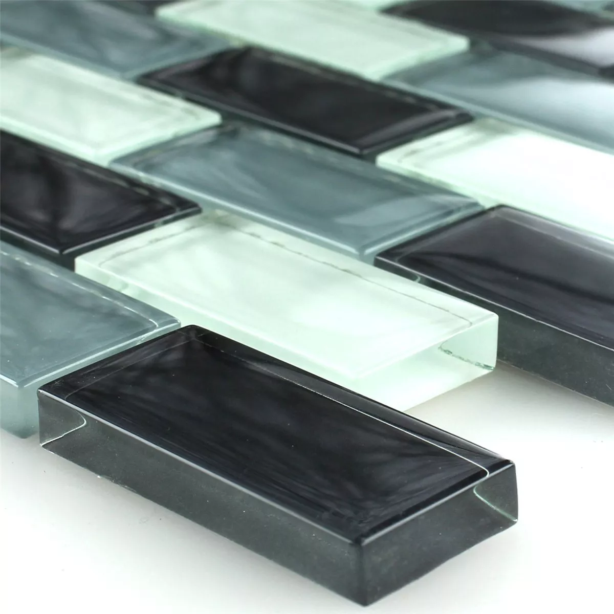 Muster von Mosaikfliesen Glas Crystal Brick Grau Mix