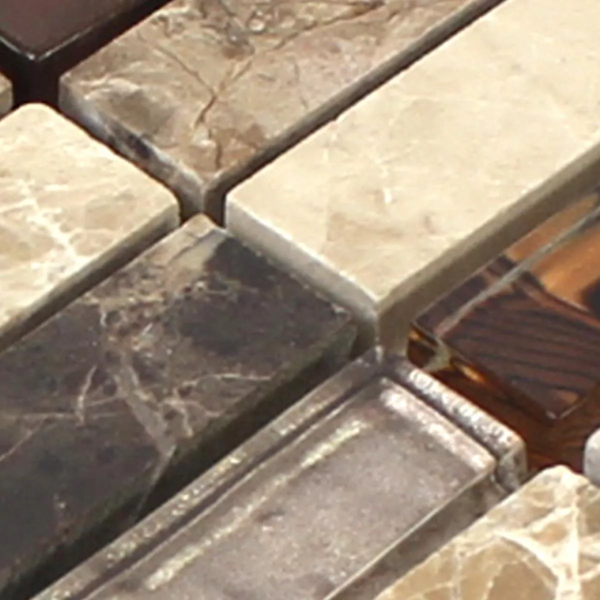 Muster von Mosaikfliesen Glas Naturstein Beige Braun