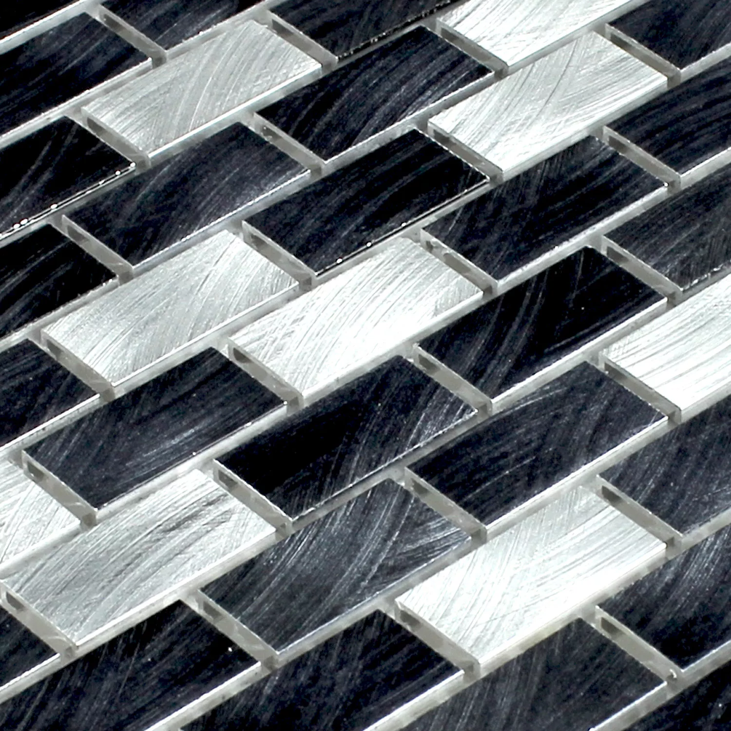 Mosaico Alluminio Argento Nero 15x30x4mm
