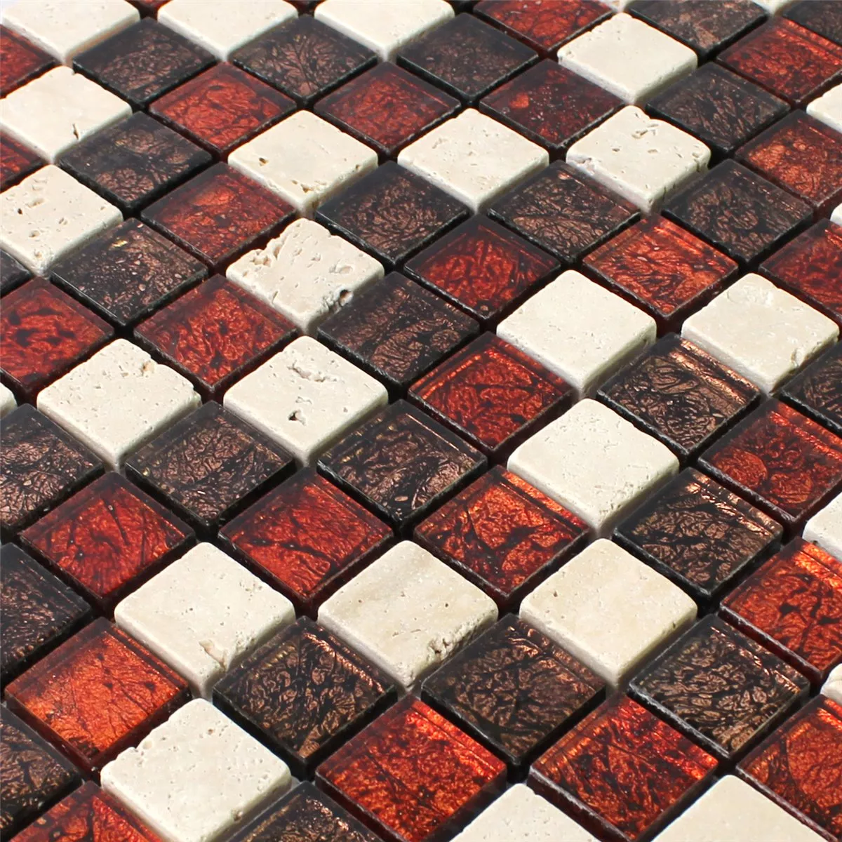 Muster von Mosaikfliesen Naturstein Glas Rot Braun Beige