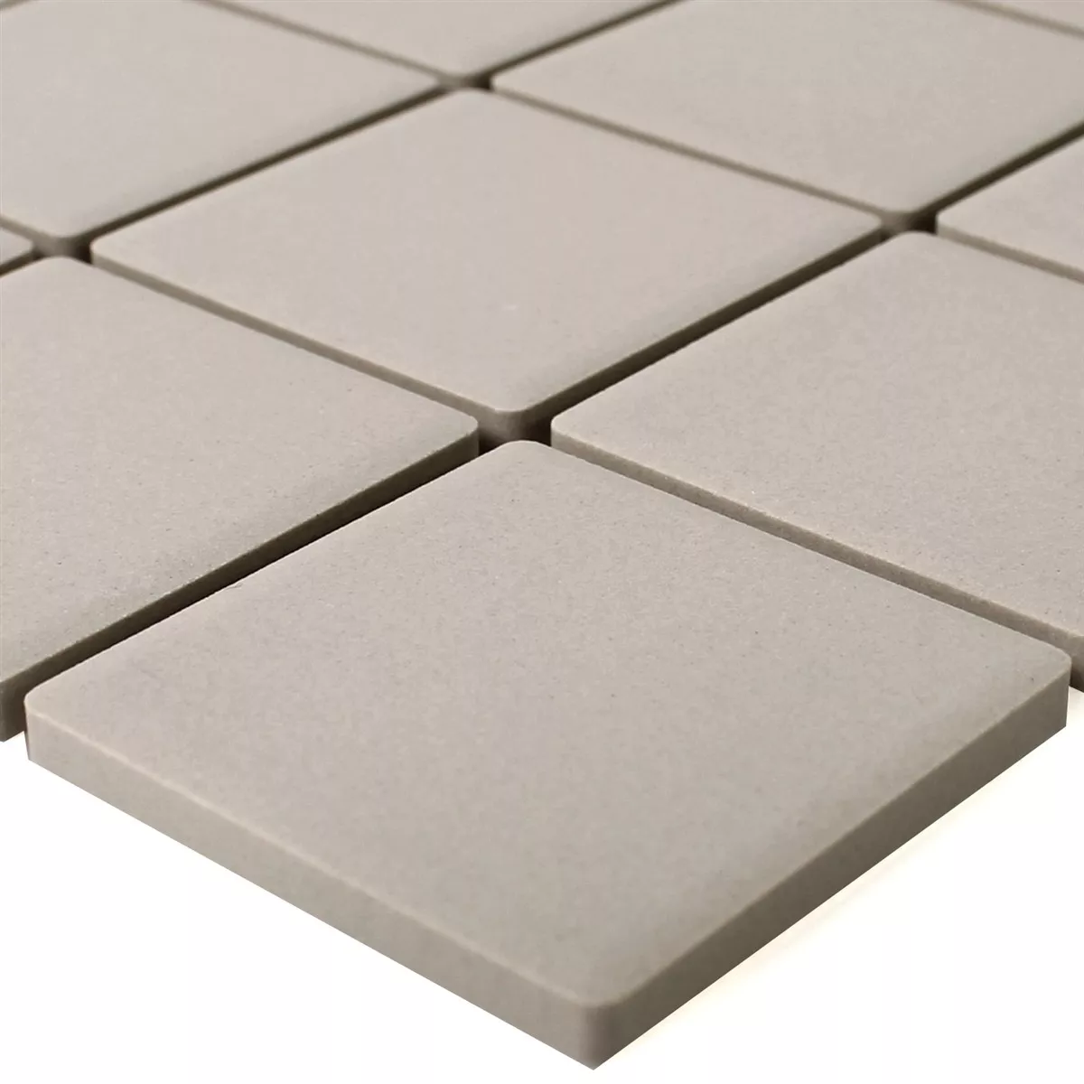 Hellbeige