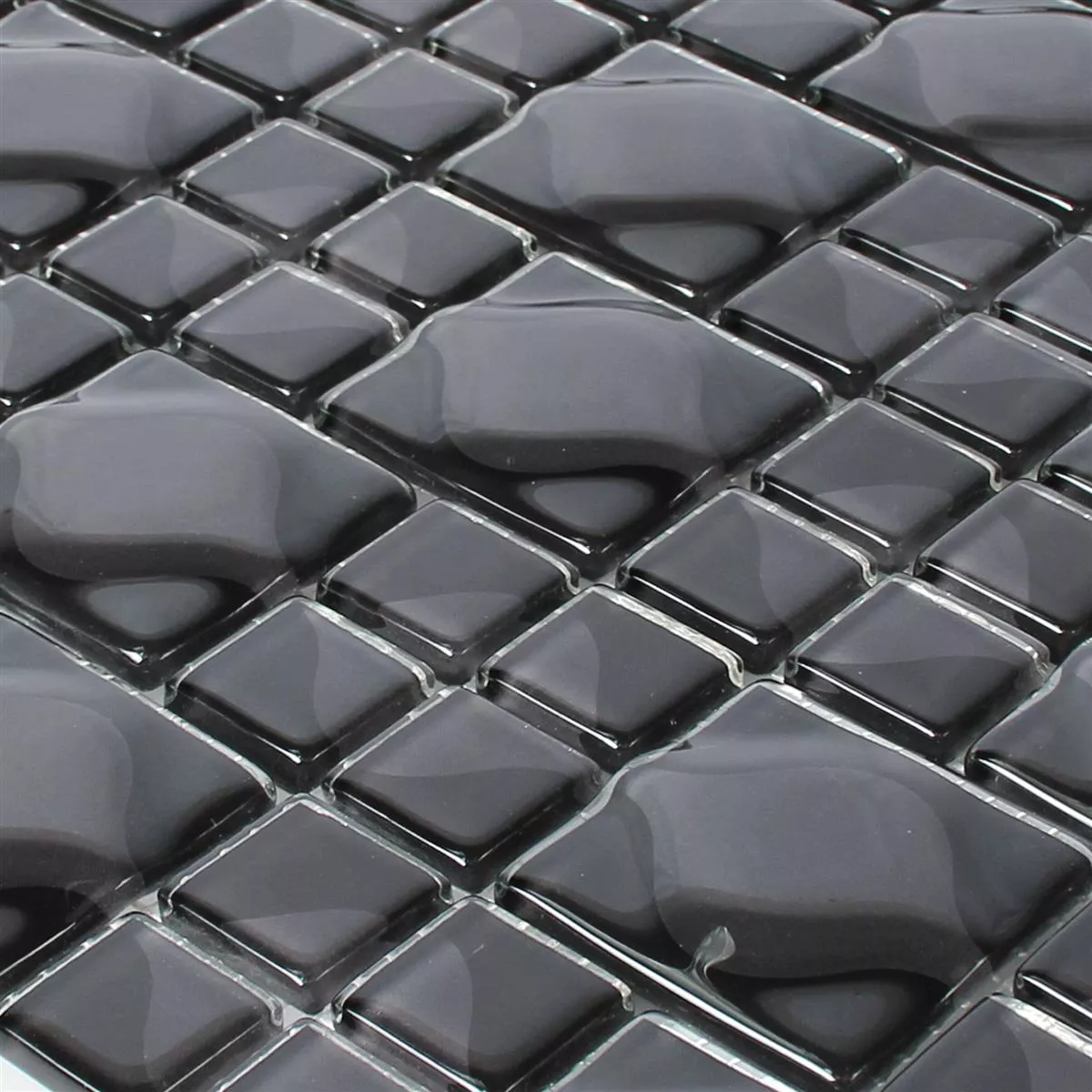 Muster von Glasmosaik Fliesen Nokta Schwarz Grau 3D