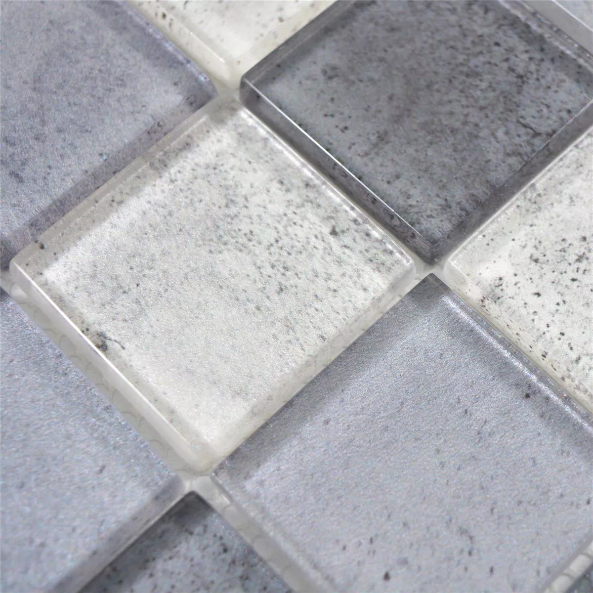 Muster von Glasmosaik Fliesen Mignon Grau