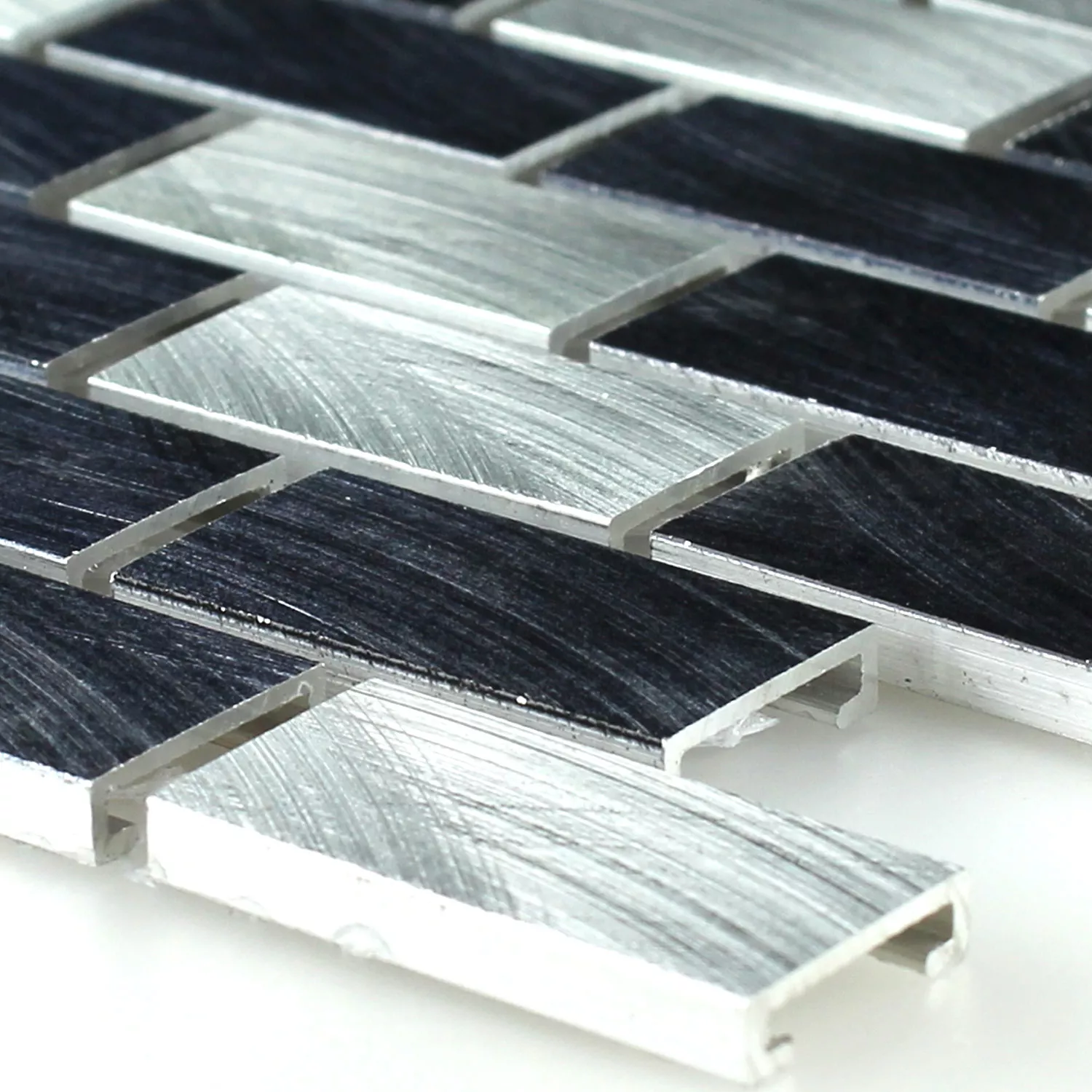 Mosaikfliesen Aluminium Silber Schwarz 15x30x4mm