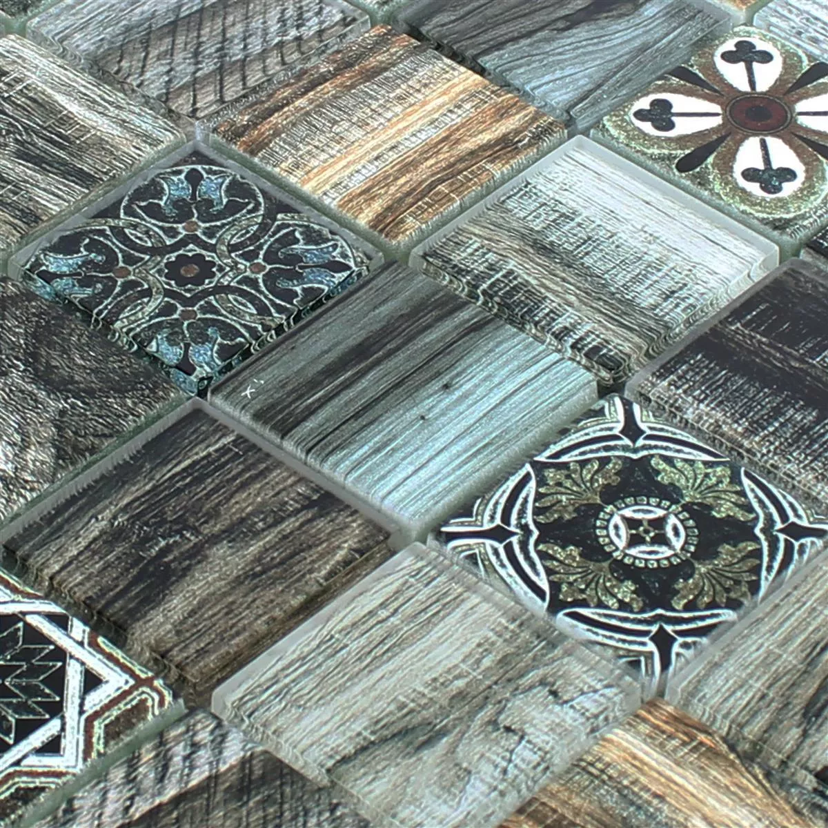 Muster von Glasmosaik Fliesen Holzoptik Makarska Braun Grün