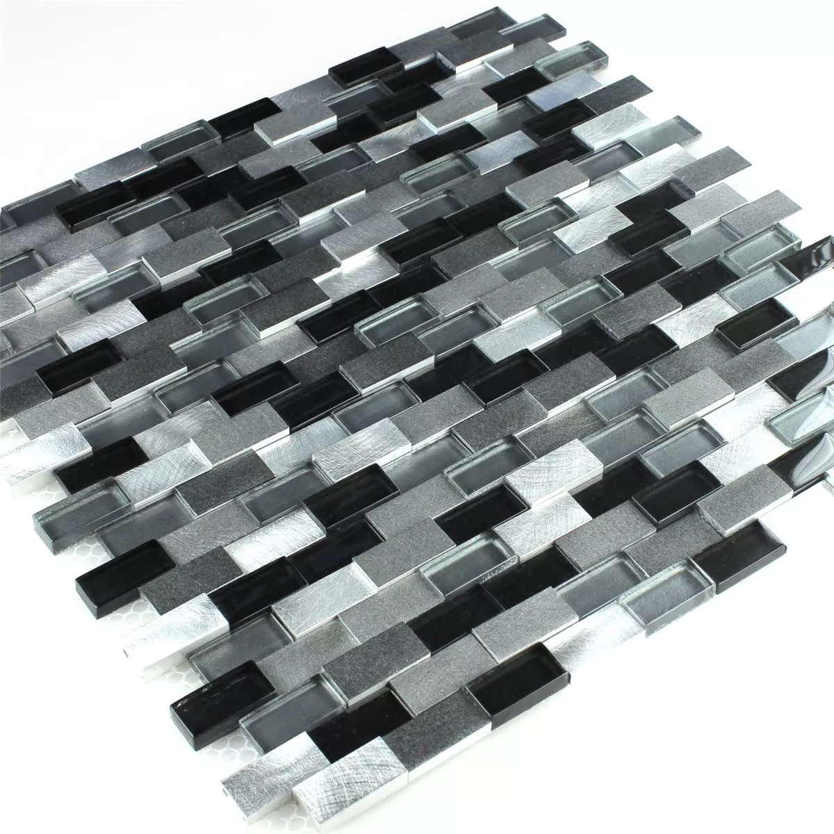 Muster von Mosaikfliesen Aluminium Glas Design D Schwarz Silber