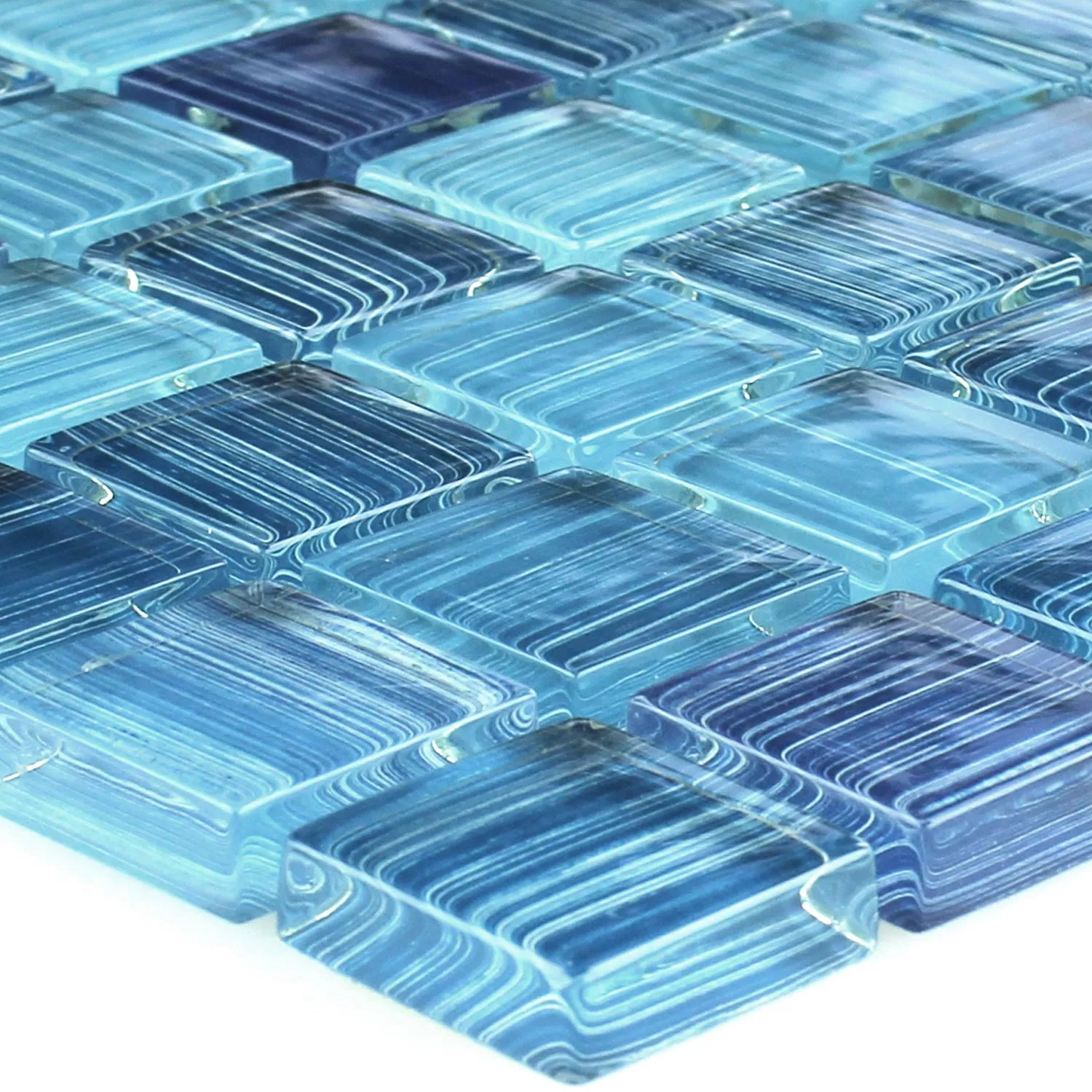 Muster von Glasmosaik Fliesen Gestreift Fliese Blau Mix