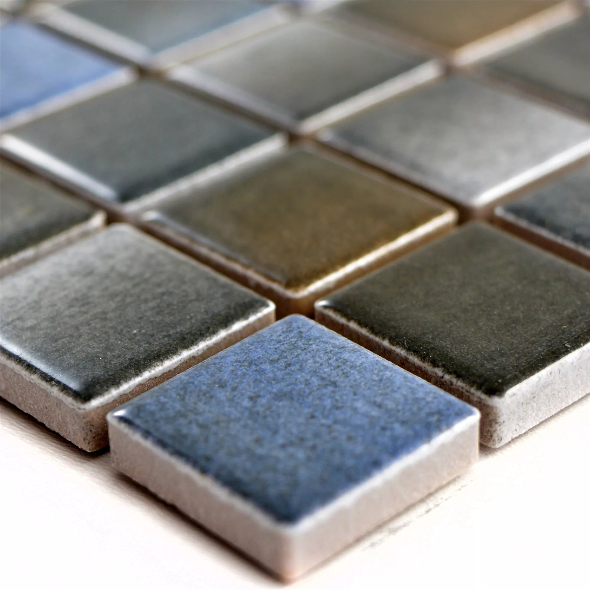 Muster von Keramik Mosaikfliesen Picasso Braun Blau