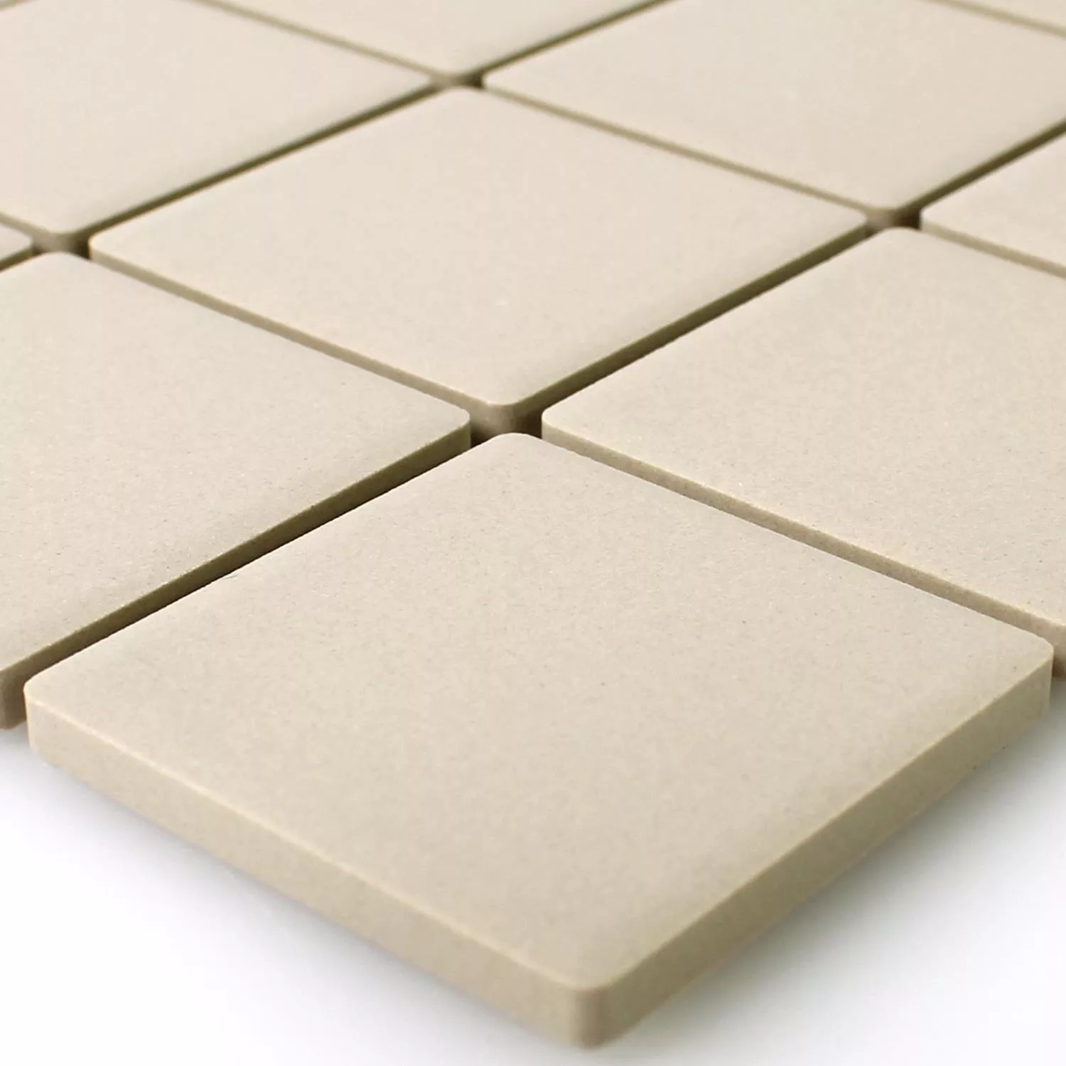 Hellbeige