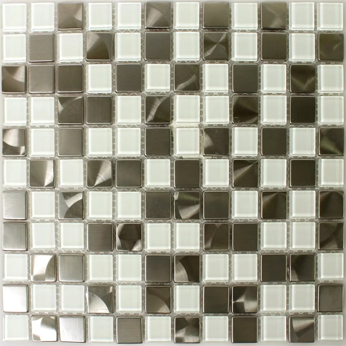 Muster von Mosaikfliesen Edelstahl Glas Weiss Silber Mix